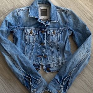 Abercrombie & Fitch Cropped Jean Jacket
